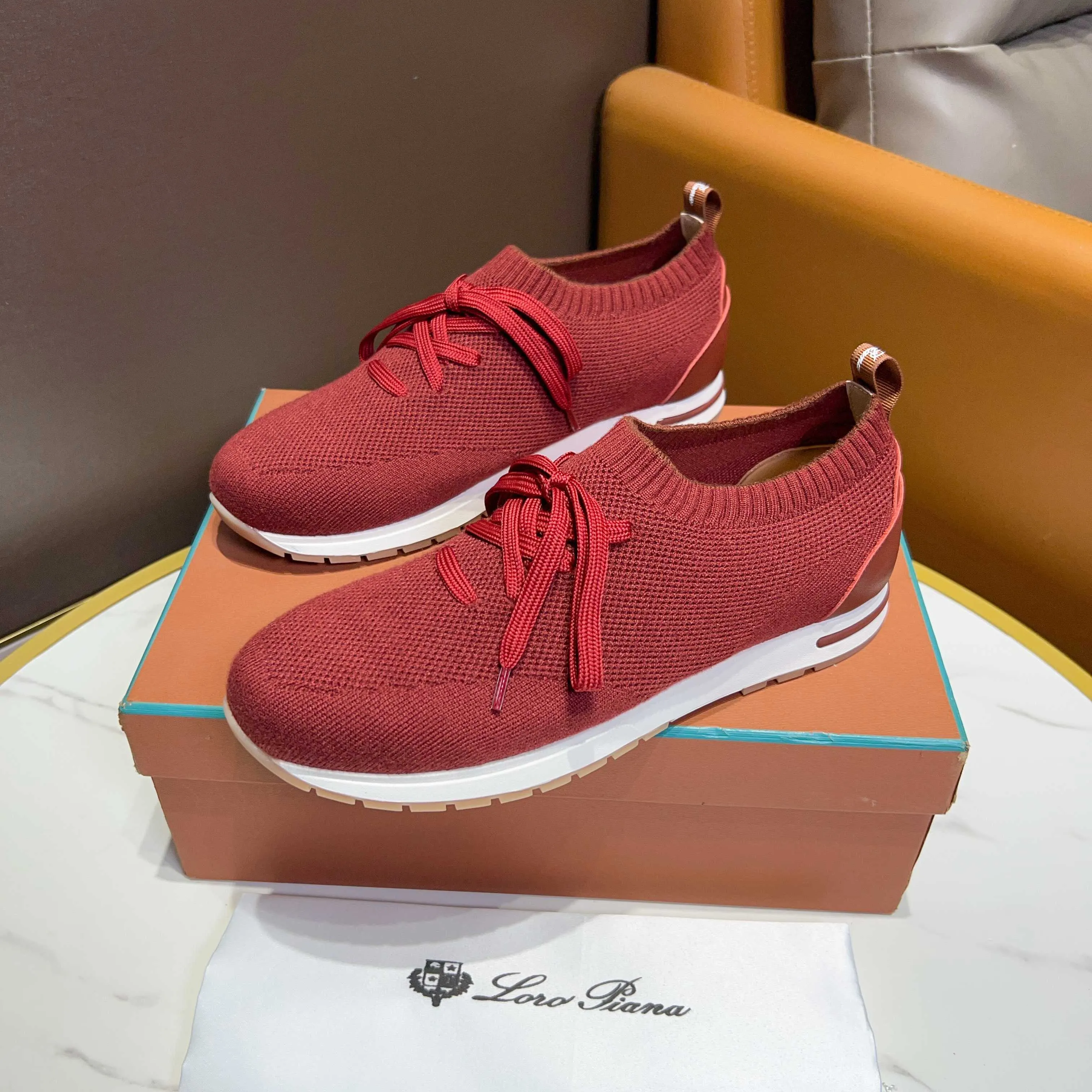 Factory price 400💰 (Loro men's shoes💰iana) New moccasin shoes official website original 1:1 mold opening, original quality💯Fine workmanship, high-end luxury☘The upper is made of original waterproof treated breathable fly-woven suede🌴Luxury🐂Leather lining🍓Rubber wear-resistant and non-slip outsole, size 38-44 (size 45 can be customized)